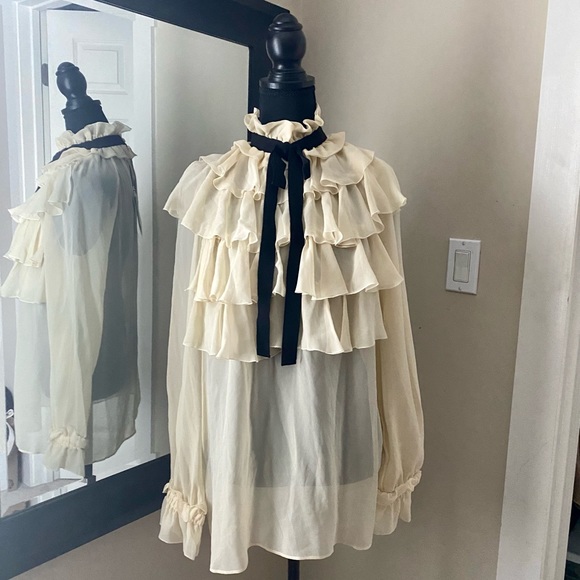 Gucci Tops - Gucci silk blouse